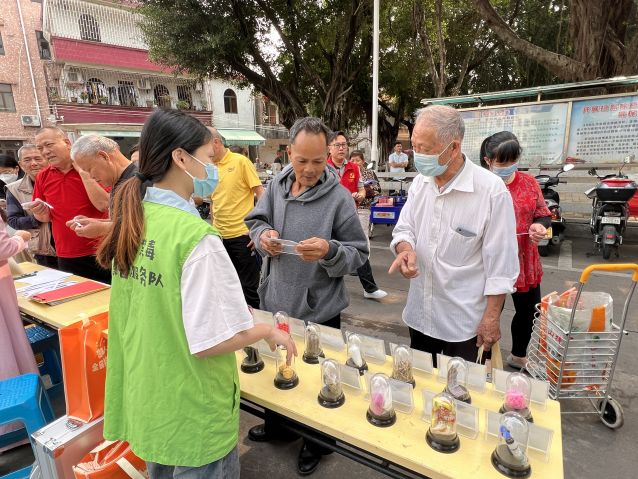 三鄉(xiāng)鎮(zhèn)開(kāi)展“暖心義診，禁毒先行”宣傳活動(dòng)圖片2.JPG